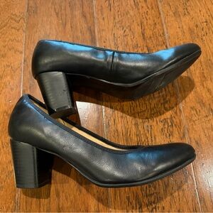 Naturalizer Naomi Black heels pumps 8M